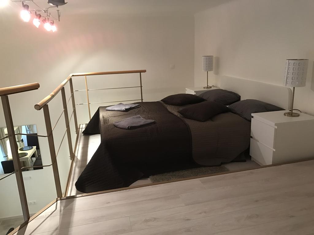 Goldcentral Apartment Gozsdu Boedapest Buitenkant foto